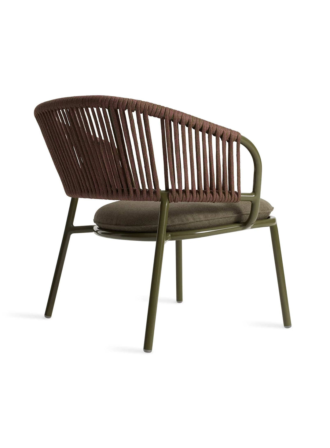 Fauteuil Mate Blu Dot, fauteuil outdoor avec dossier tressé respirant et élégant. toohey olive