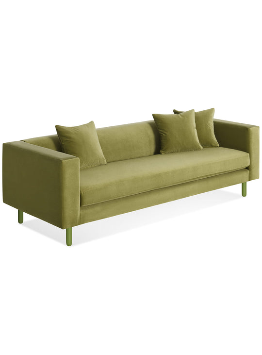Sofa Blu Dot Mono : lignes pures, coussins confortables et élégance naturelle. vert