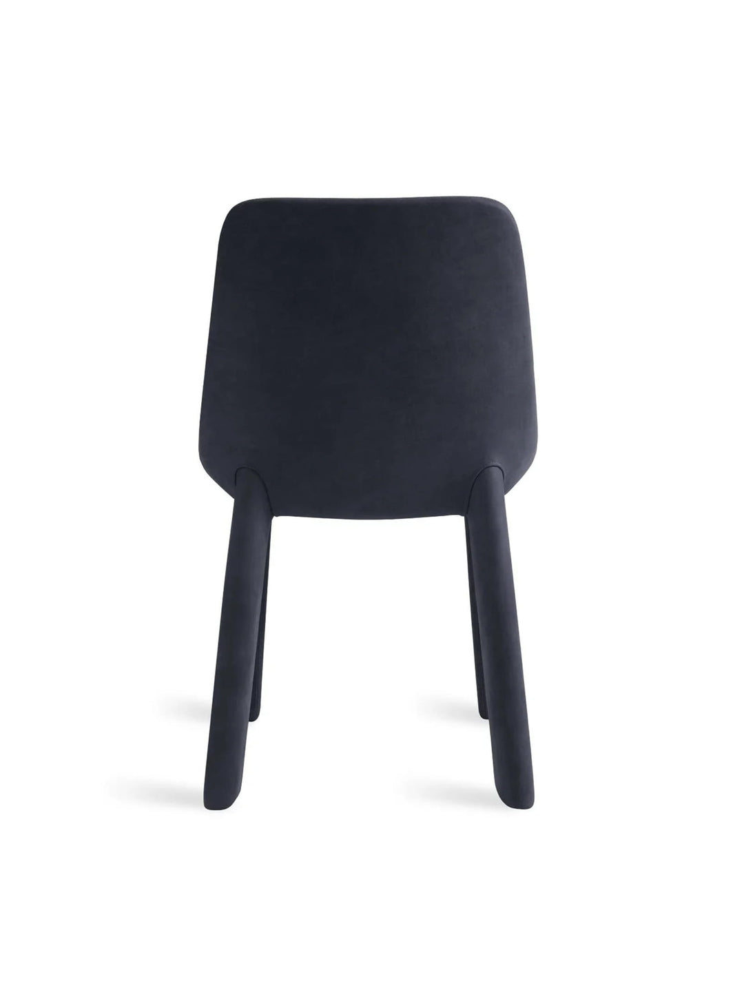 Chaise Blu Dot Neat : un design enveloppant qui apporte du caractère à votre intérieur. ink leather