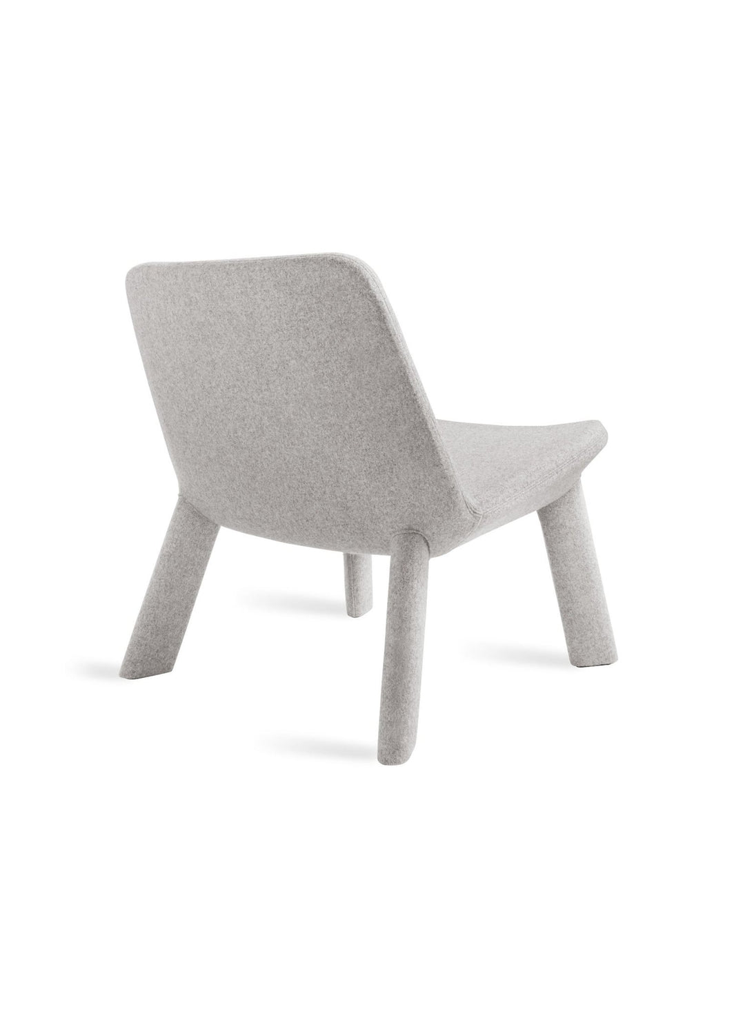 Chaise lounge design Neat de Blu Dot, cocon chaleureux et raffiné. gris clair