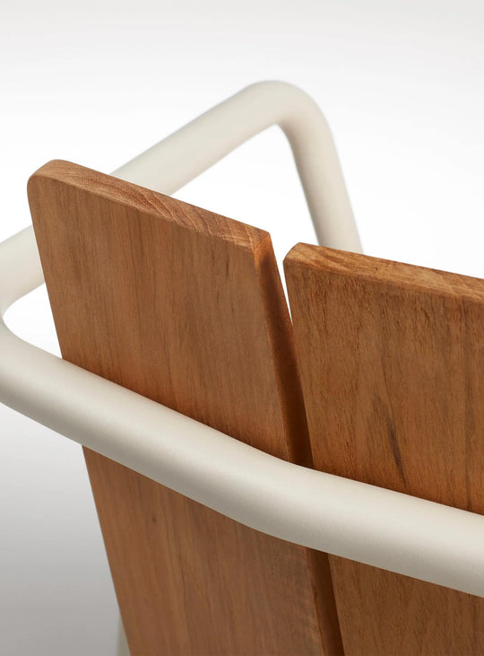 Chaise Offline de Blu Dot parfaite pour table de jardin ou salle à manger. blanc