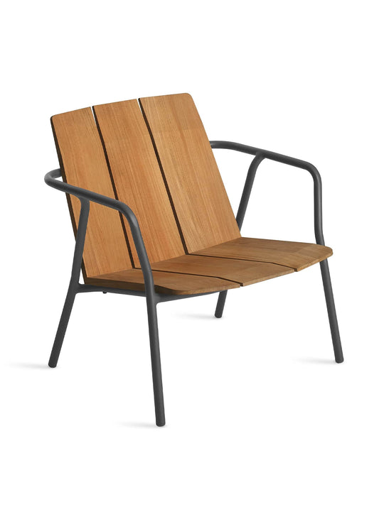 Chaise lounge Offline de Blu Dot parfaite pour patio ou salon moderne. noir