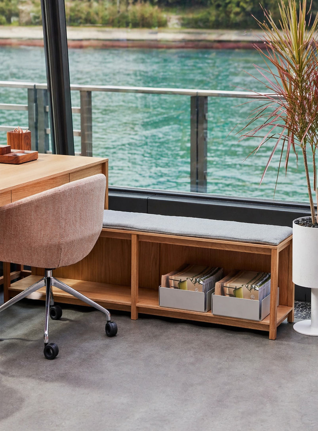 Banc Open Plan Blu Dot : banc design bois, rangement et style contemporain. chêne blanc
