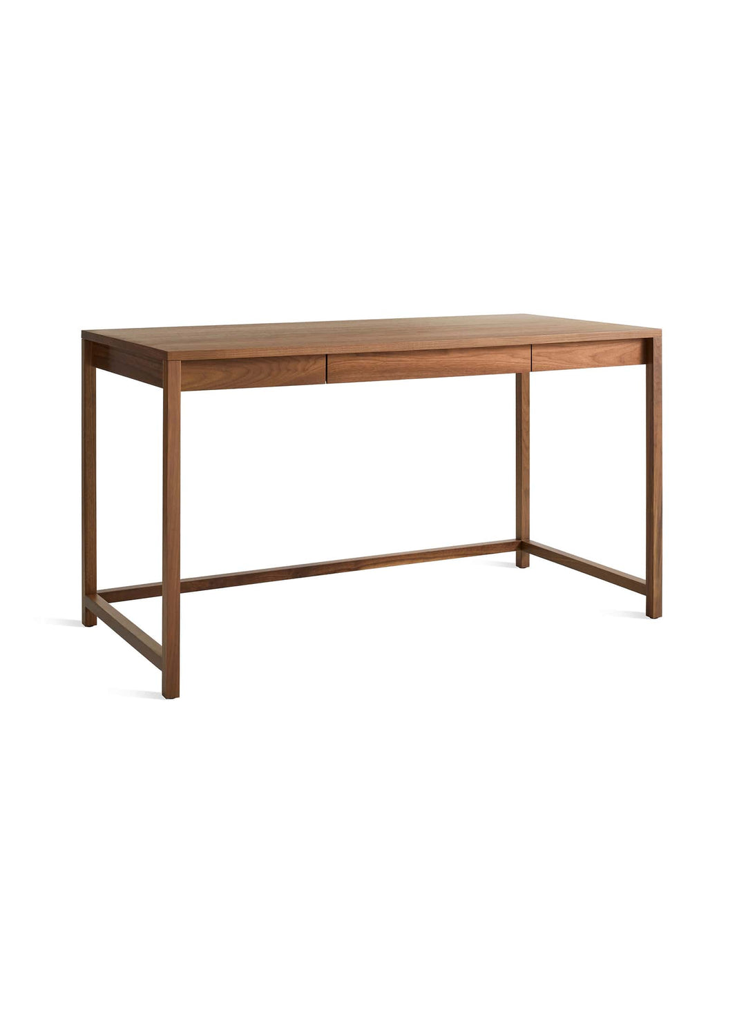 Bureau Open Plan de Blu Dot : sobriété, fonctionnalité et chaleur du bois. Noyer.