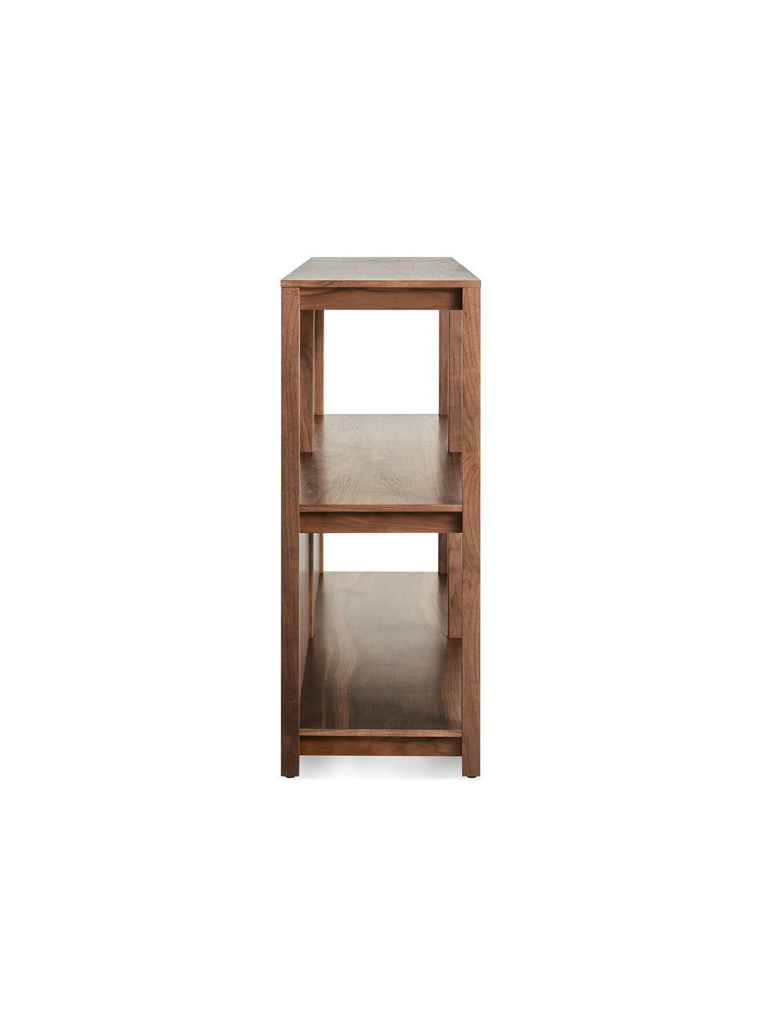 Bibliothèque Blu Dot Open Plan : un grand meuble en bois pensé pour exposer vos objets. noyer