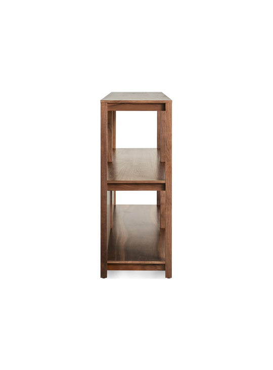 Bibliothèque Blu Dot Open Plan : un grand meuble en bois pensé pour exposer vos objets. noyer
