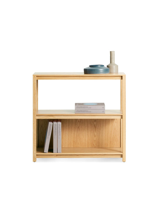 Optez pour la bibliothèque Blu Dot Open Plan, parfaite pour les petits espaces. chene blanc