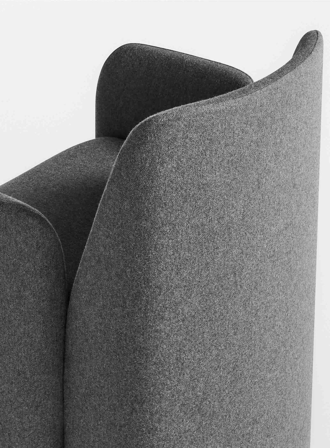Chaise Blu Dot Parentheses : une chaise contemporaine aux courbes généreuses. gabro grey