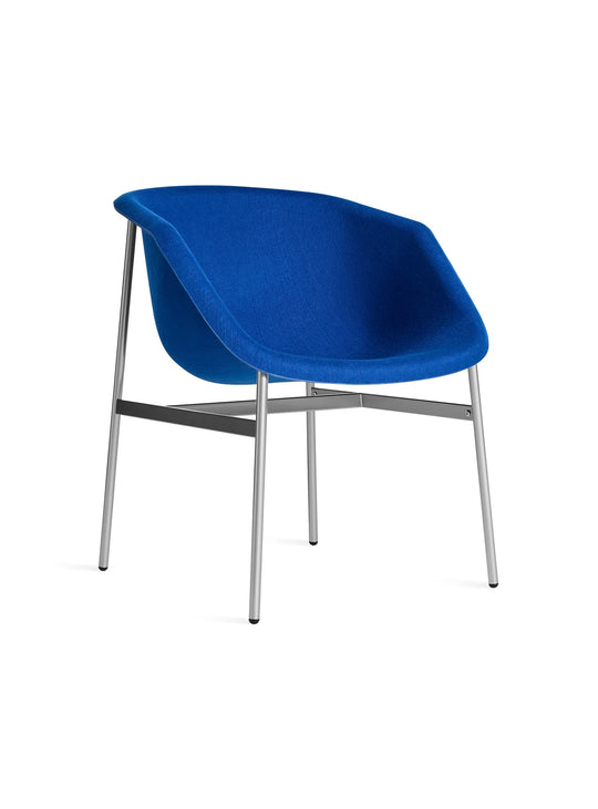 Chaise Past Life Blu Dot, confort de fauteuil et silhouette moderne raffinée. bleu cobalt