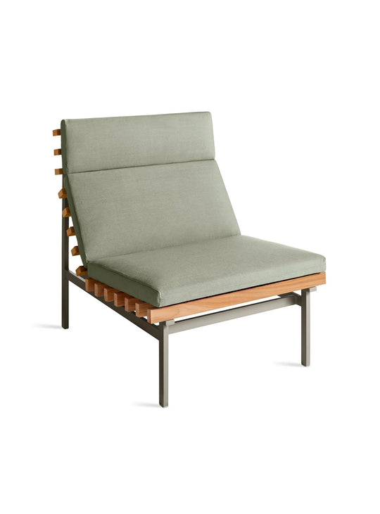 Chaise lounge Perch de Blu Dot design moderne en teck massif. Sunbrella oasis