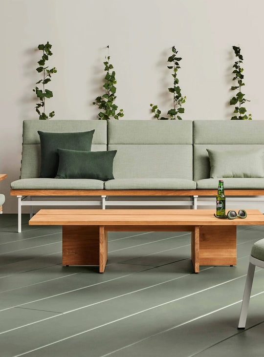 Sofa d’extérieur Perch 3 places de Blu Dot design épuré et confortable. sunbrella oasis