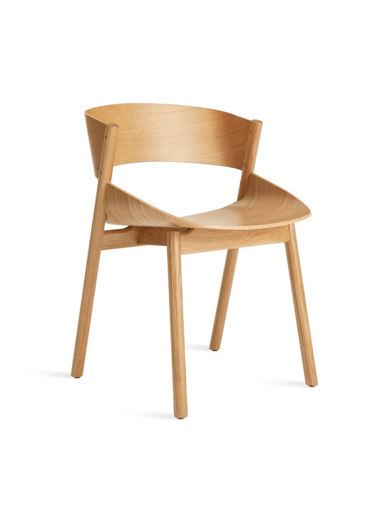 Découvrez la chaise Blu Dot Port, une assise en bois alliant confort et élégance. chene blanc