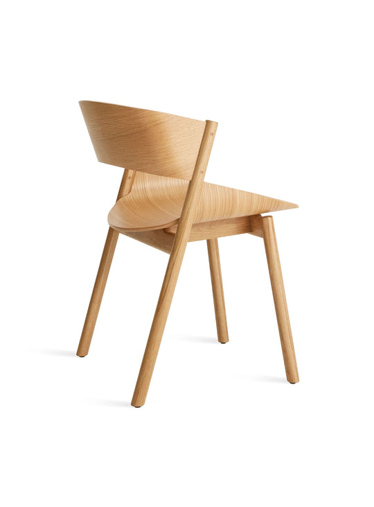 Apportez du caractère avec la chaise Blu Dot Port, au design raffiné et intemporel. chene blanc
