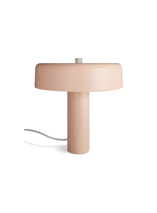 Blu Dot Punk : lampe moderne en métal, minimaliste et équilibrée. Blush