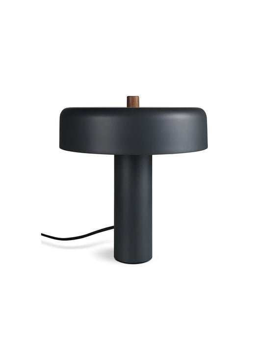 Lampe de table Punk Blu Dot : design épuré et finitions soignées. Charbon