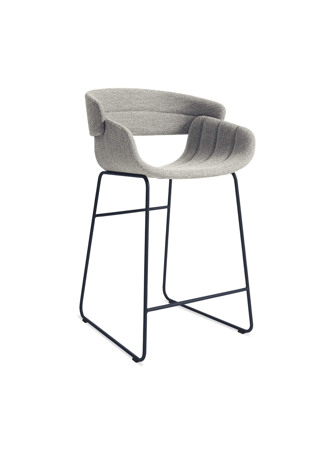 Tabouret Racer Blu Dot : tabouret moderne, assise confortable et piètement acier. tait marine