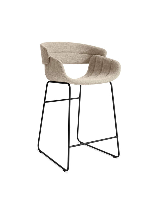 Tabouret Racer Blu Dot : tabouret design, coque rembourrée et confort optimal. tait stone