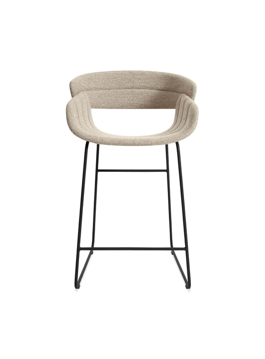 Tabouret Racer Blu Dot : tabouret design, piètement traîneau et look moderne. tait stone