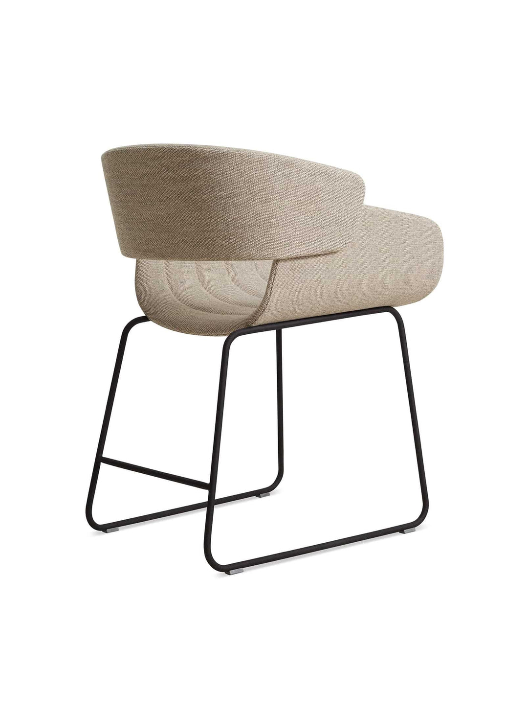 Chaise Racer Blu Dot : chaise design, piètement traîneau et look moderne. tait stone