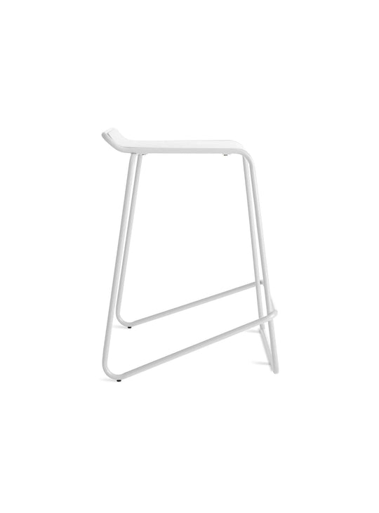 Blu Dot Ready : tabouret de comptoir certifié BIFMA, prêt à l’emploi. Blanc.