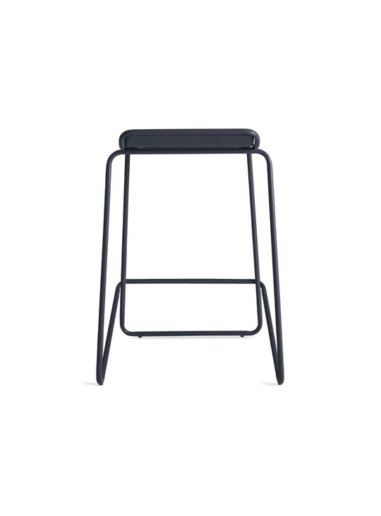 Blu Dot Ready : tabouret de comptoir élégant en bois et acier thermolaqué. Bleu marine.