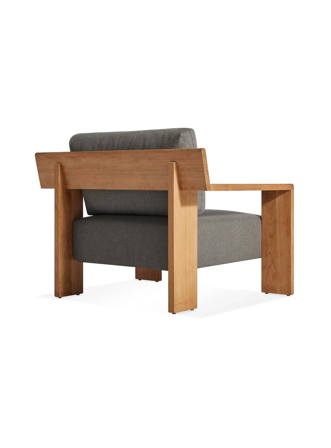 Fauteuil Ridge Blu Dot : fauteuil outdoor haut de gamme, design moderne et matériaux durables. toohey charcoal