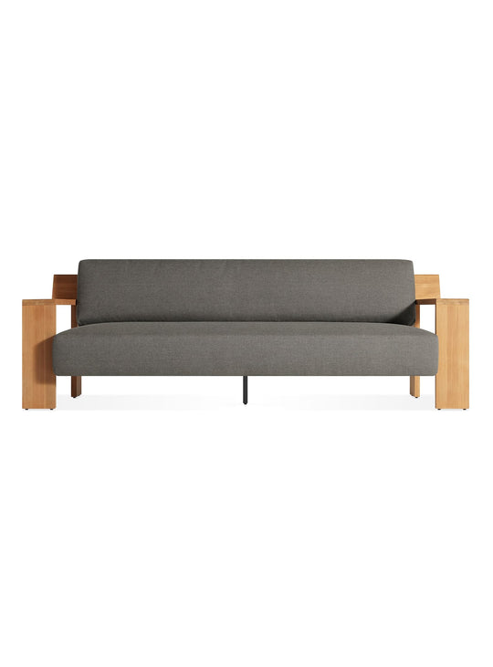 Sofa Ridge Blu Dot : sofa de jardin design, structure en teck et confort premium. toohey charcoal