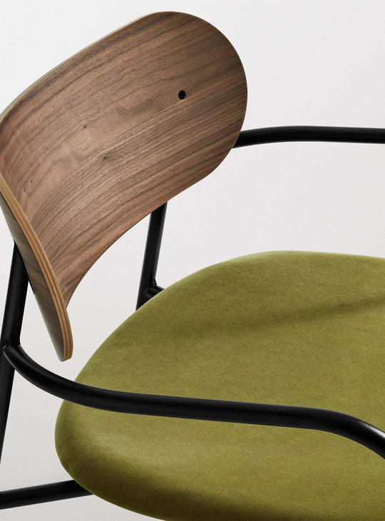 Fauteuil design SideBySide de Blu Dot, une assise au charme intemporel. vert