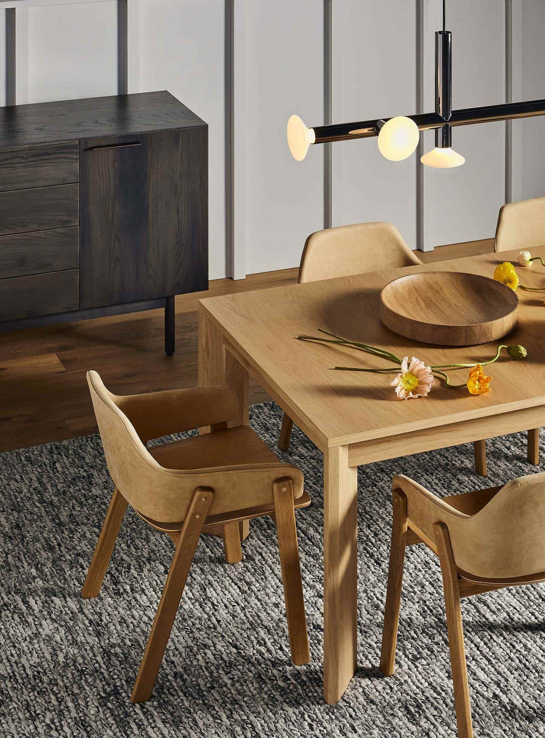 Blu Dot Sinder : tapis en laine tissé main, chic et polyvalent. gris