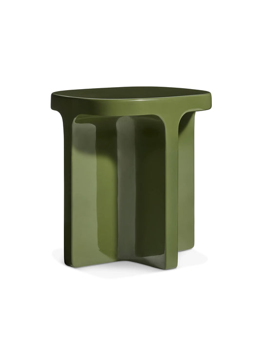 Table d'appoint Small Talk Blu Dot, une table sculpturale prête à l'emploi dès la livraison. olive
