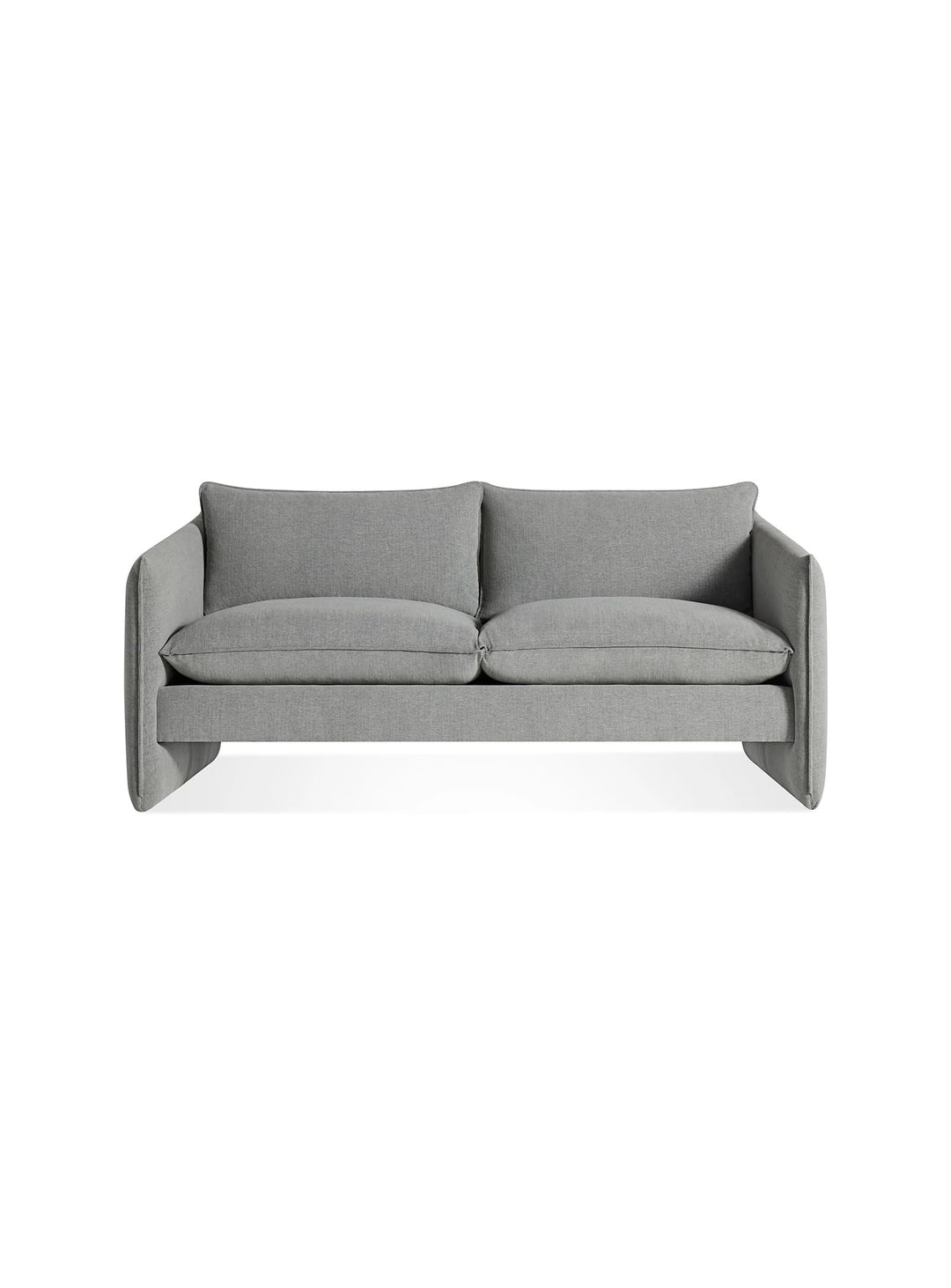 Sofa Blu Dot Softmore, idéal pour les petits espaces et salons modernes. kvadrat guest grey blue