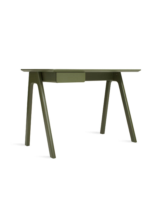 Bureau en bois Stash de Blu Dot design épuré avec tiroir pratique. olive