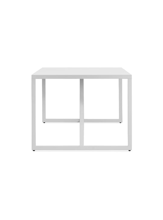 Table à café Strut Blu Dot : table design, lignes graphiques et style épuré. blanc