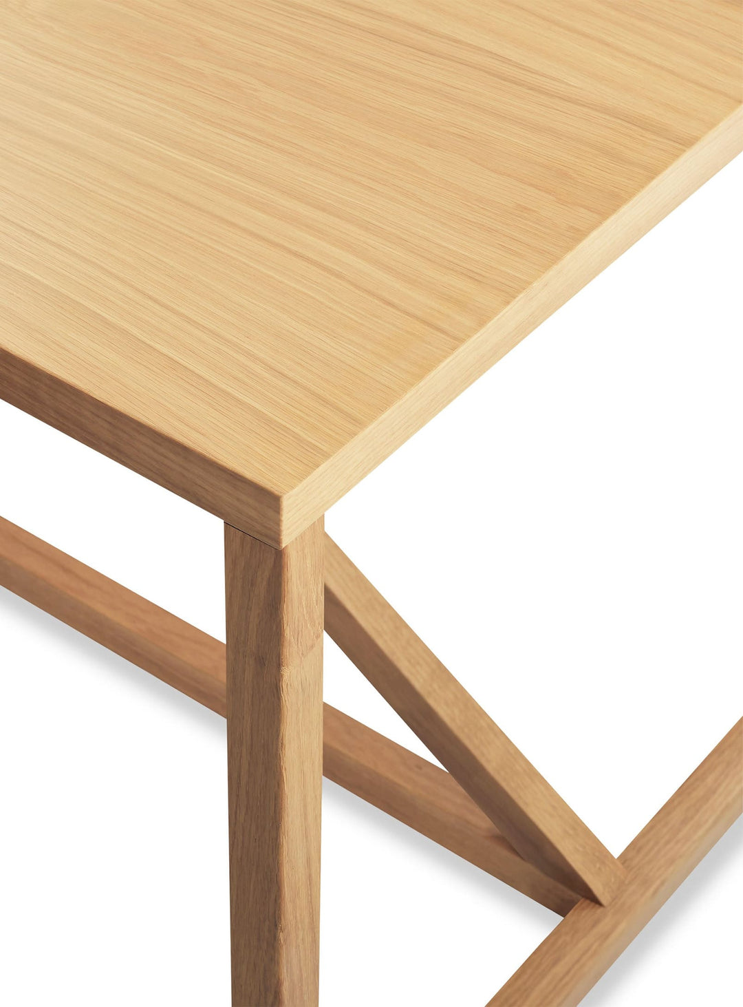 Table Strut de Blu Dot : chaleur naturelle et design minimaliste. chêne blanc