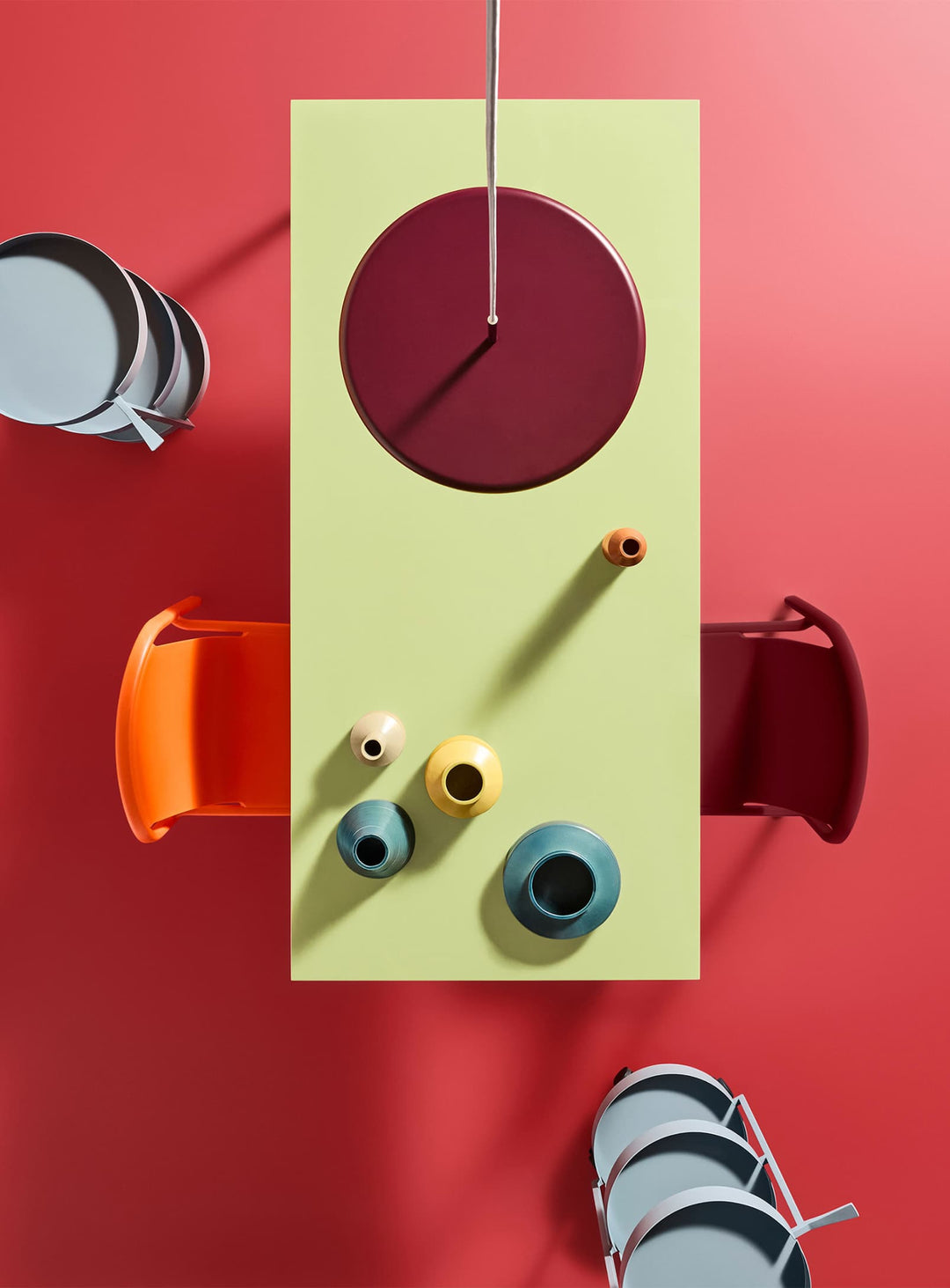 Table Strut de Blu Dot : design angulaire et éclat moderne. celeri