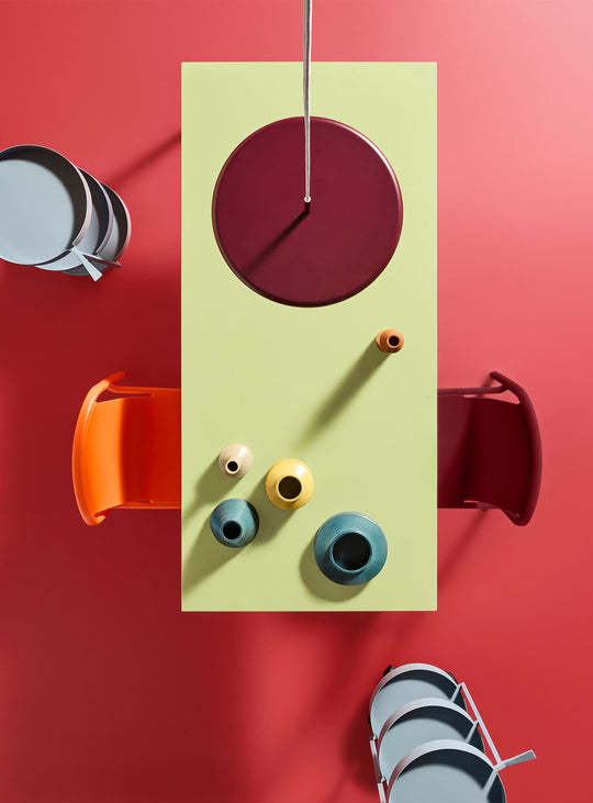 Table Strut de Blu Dot : design angulaire et éclat moderne. celeri