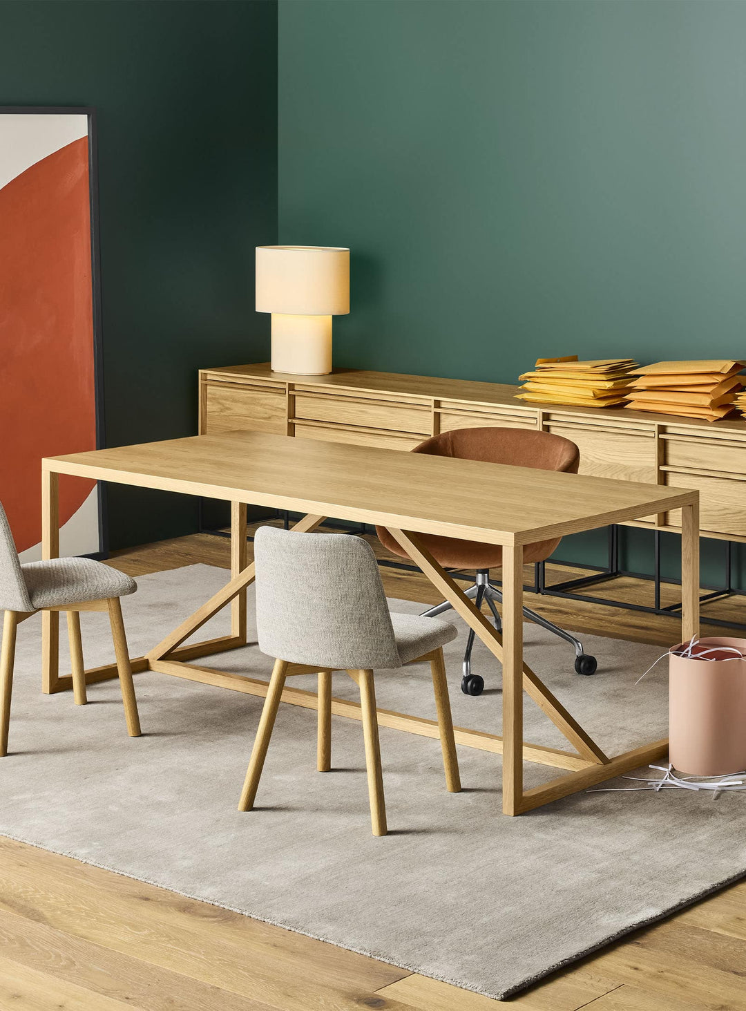 Table à dîner Strut de Blu Dot : chaleur du bois et design contemporain. chêne blanc