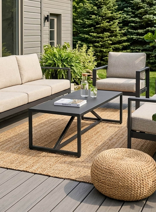 Table à café Strut Blu Dot : table extérieure design, aluminium et style moderne.