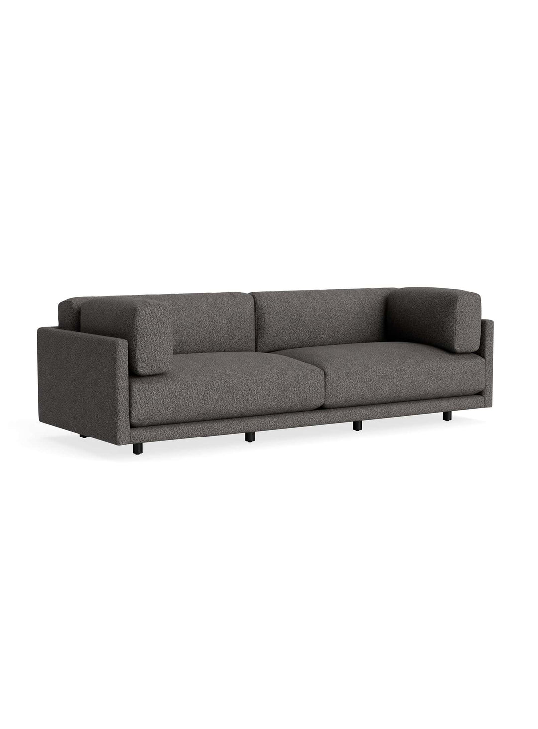 Sofa Blu Dot Sunday, canapé haut de gamme pour salon spacieux. kelso charcoal