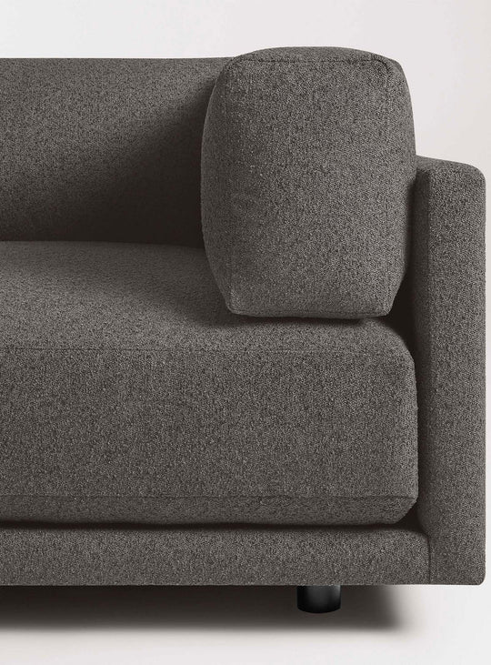 Blu Dot Sunday : sofa parfait pour chic et farniente. Charbon.