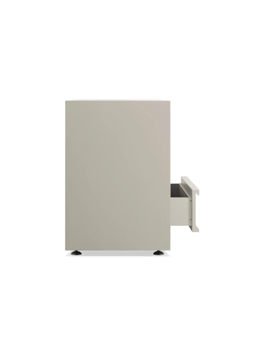 Buffet Superchoice de Blu Dot avec rangement fermé, 3 tiroirs et élégante finition peinte mate. putty
