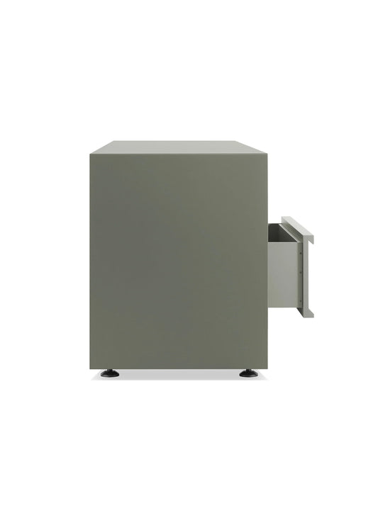 Buffet Superchoice de Blu Dot à 2 portes et 2 tiroirs, un rangement moderne aux lignes épurées. grey green