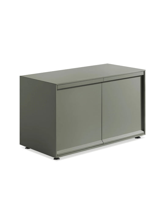 Buffet Superchoice de Blu Dot au design épuré avec 2 portes à fermeture douce et rangement discret. grey green
