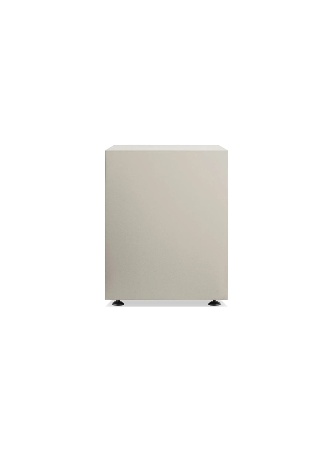Buffet Blu Dot Superchoice avec rangement fermé et gestion des câbles pour un intérieur bien organisé. putty