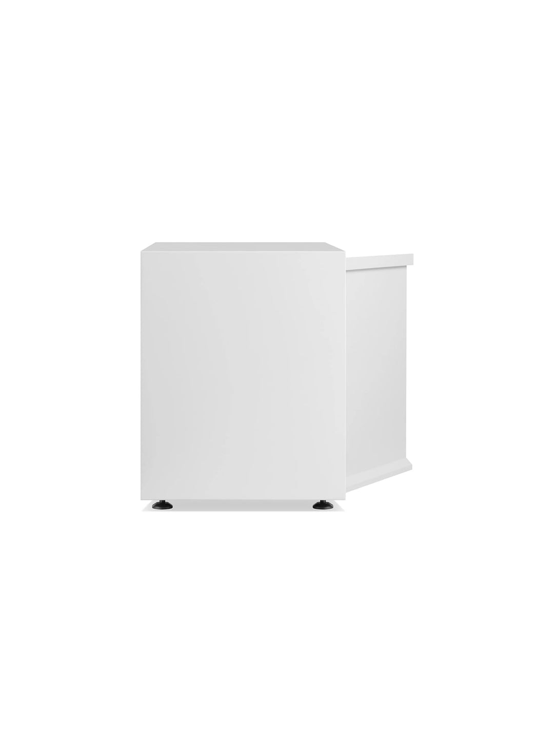 Buffet Superchoice de Blu Dot avec 2 portes à fermeture douce pour un rangement pratique et silencieux. blanc