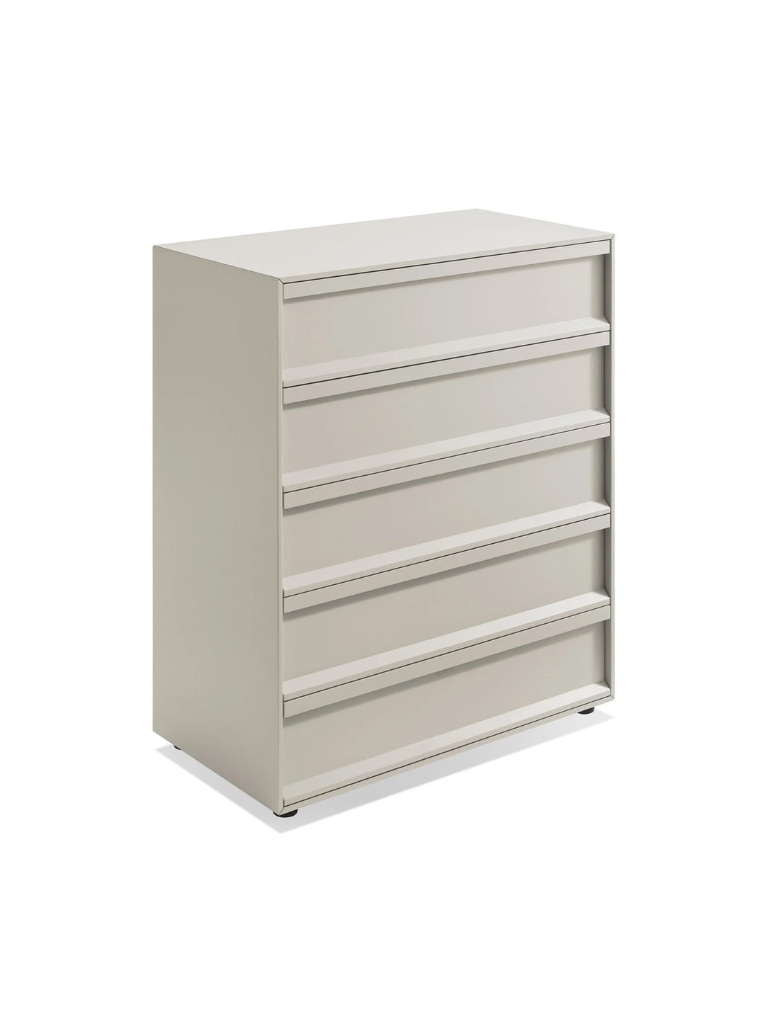 Découvrez la commode Superchoice de Blu Dot avec 5 tiroirs profonds et système de fermeture douce. putty