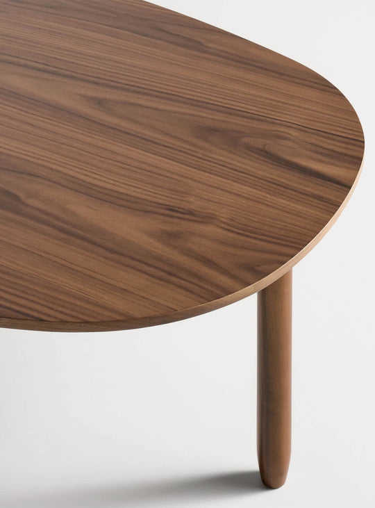 Table à café Swole Blu Dot, table basse en bois aux finitions soignées. noyer