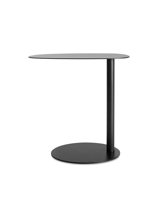 Table d'appoint Swole Blu Dot, un mobilier contemporain au design sculptural distinctif. noir