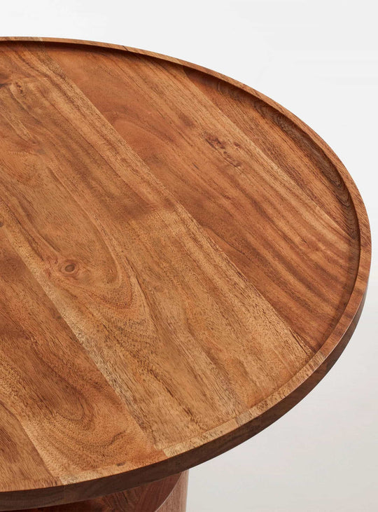 Table à café Turn Blu Dot : une pièce design aux détails tournés uniques.