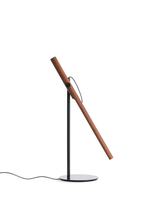 La lampe de table et de bureau Type A de Blu Dot : design épuré et durable. Noir.